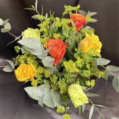   6 Mixed Coloured Roses